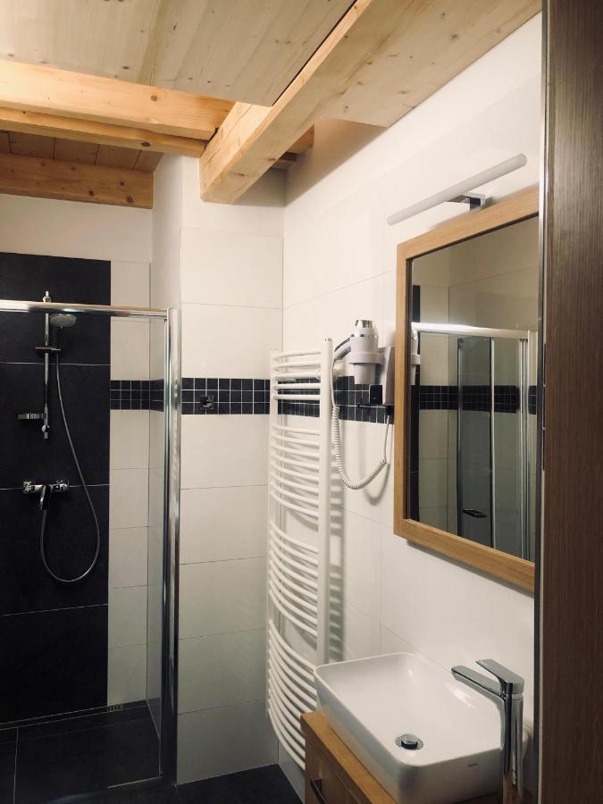 Hotel Kameňácká myslivna Moravany  Esterno foto