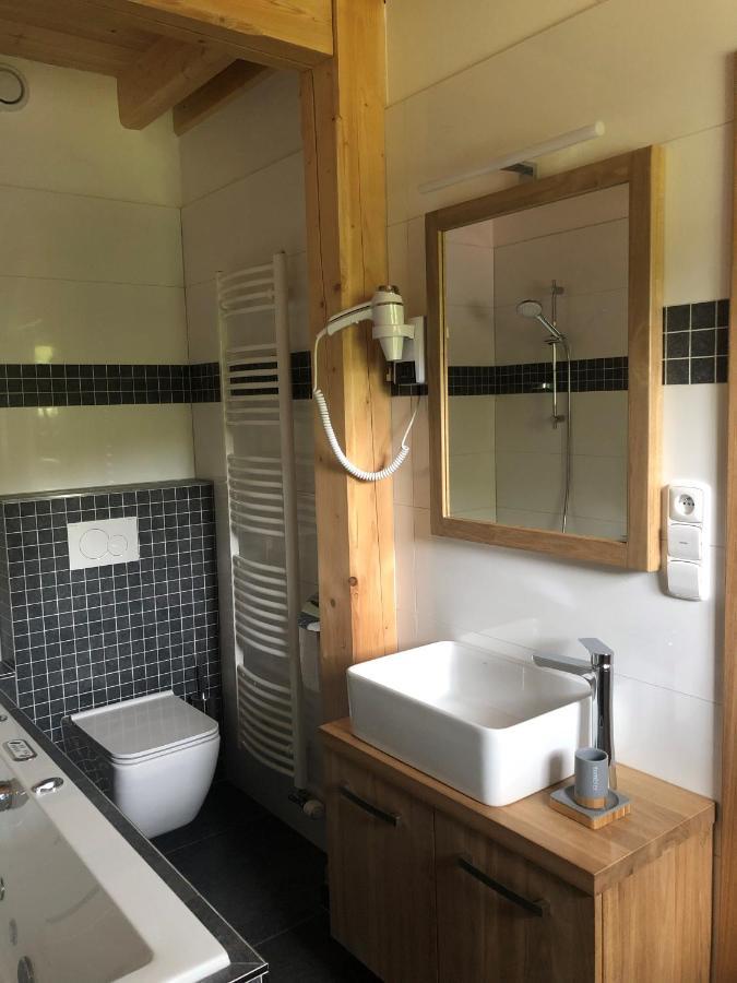 Hotel Kameňácká myslivna Moravany  Esterno foto