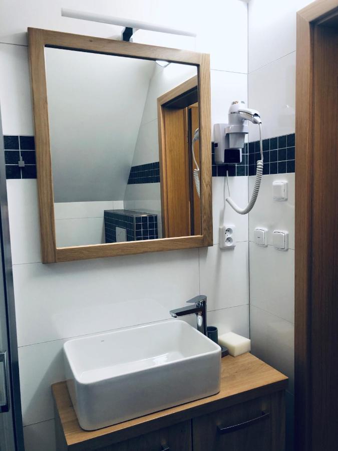 Hotel Kameňácká myslivna Moravany  Esterno foto