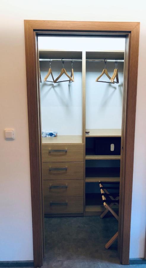 Hotel Kameňácká myslivna Moravany  Esterno foto