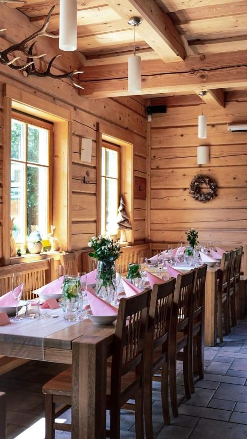 Hotel Kameňácká myslivna Moravany  Esterno foto